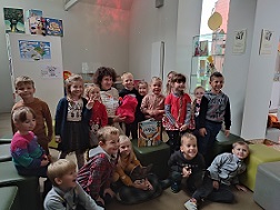 "Drugelių" grupės vaikai lankėsi bibliotekoje